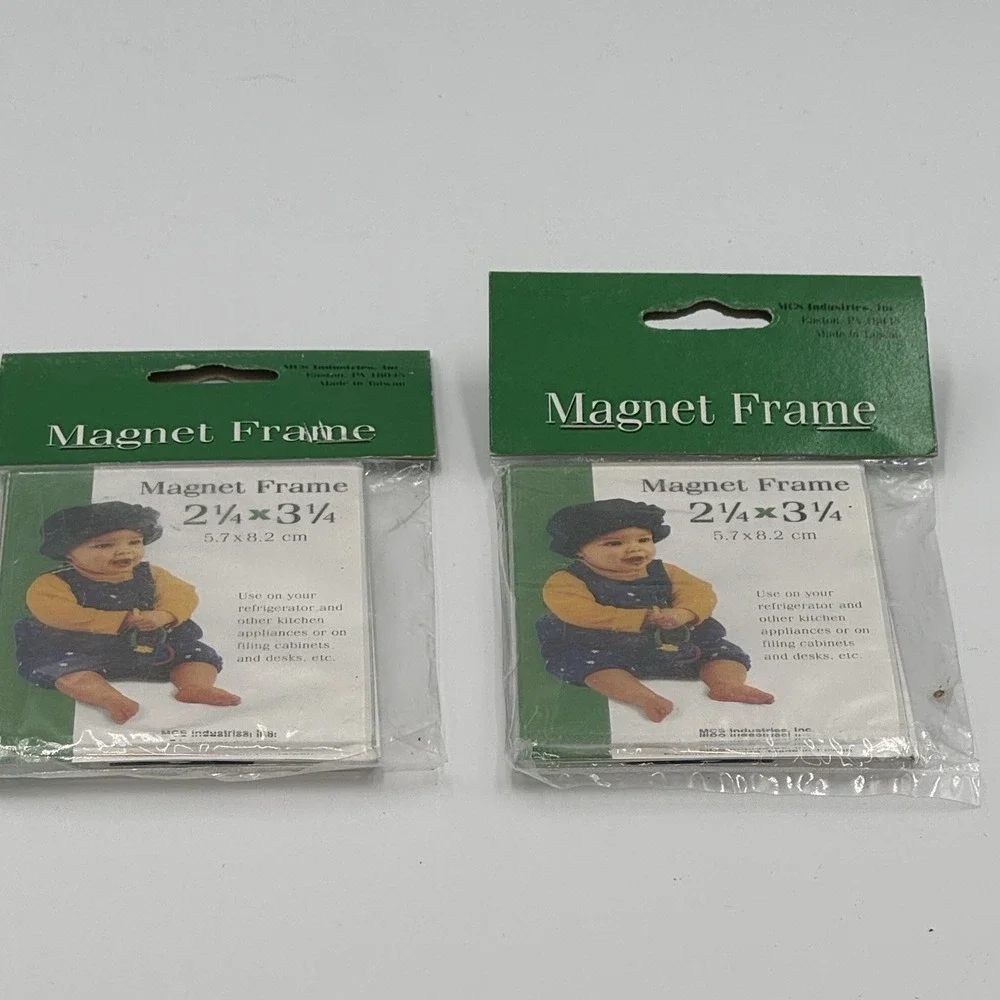Set of 2 Clear Magnet Frames 3 1/2 x 3 1/2 Refrigerator Kitchen Appliances New